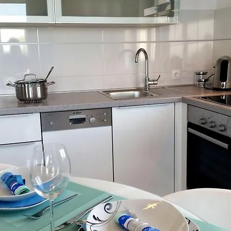 Sea Reflections Žman