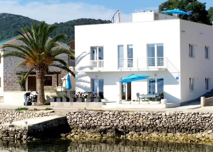 Sea Reflections Žman