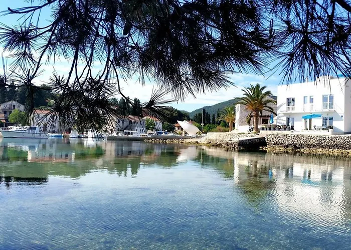 Sea Reflections Žman